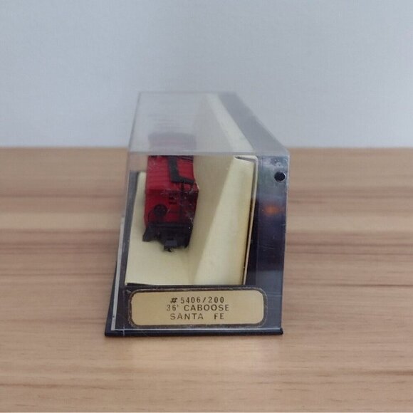 Vintage Bronco Authentic N Scale 36' Caboose Santa Fe - Picture 2 of 6